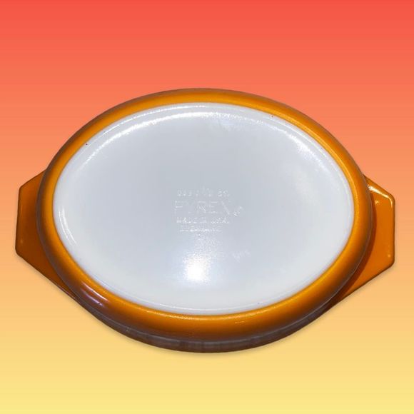 Vintage Pyrex Daisy Casserole Set, Sunflower Citrus Orange Casserole Dish & Lid - Picture 2 of 8